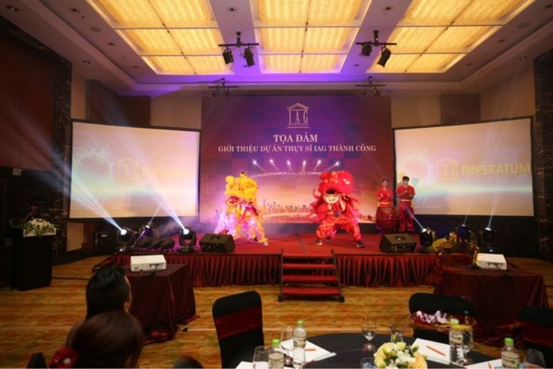 Talkshow was organized at Crowne Plaza Hanoi Hotel