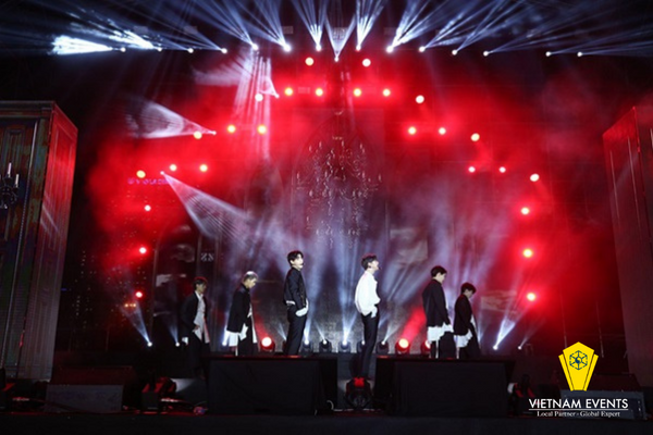 The perfect combination of sound and light makes the stage more spectacular than ever