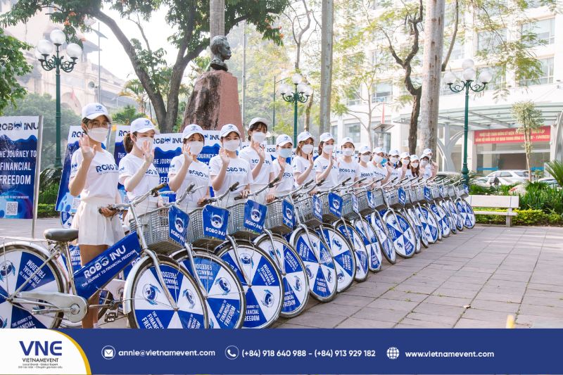 When should you organize a roadshow?