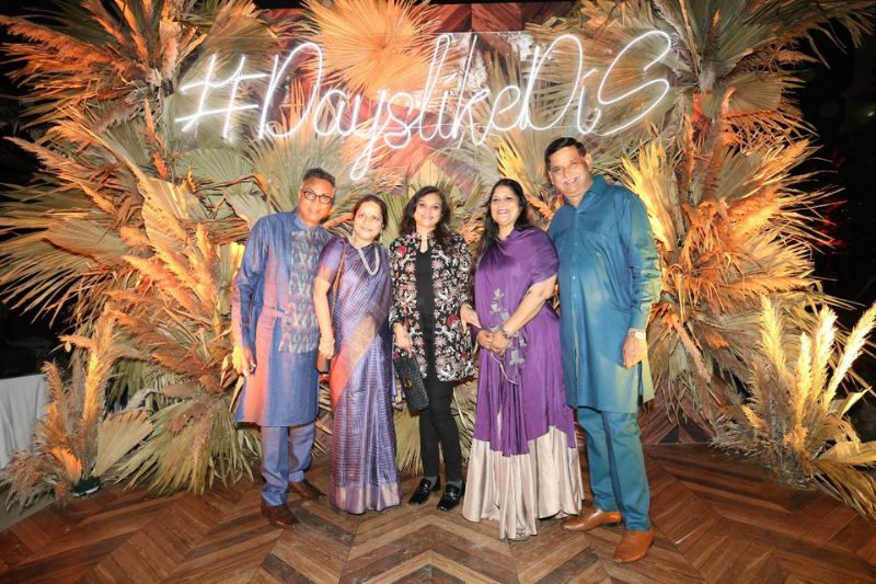 Indian guests took photo at the "DayslikeDiS" backdrop