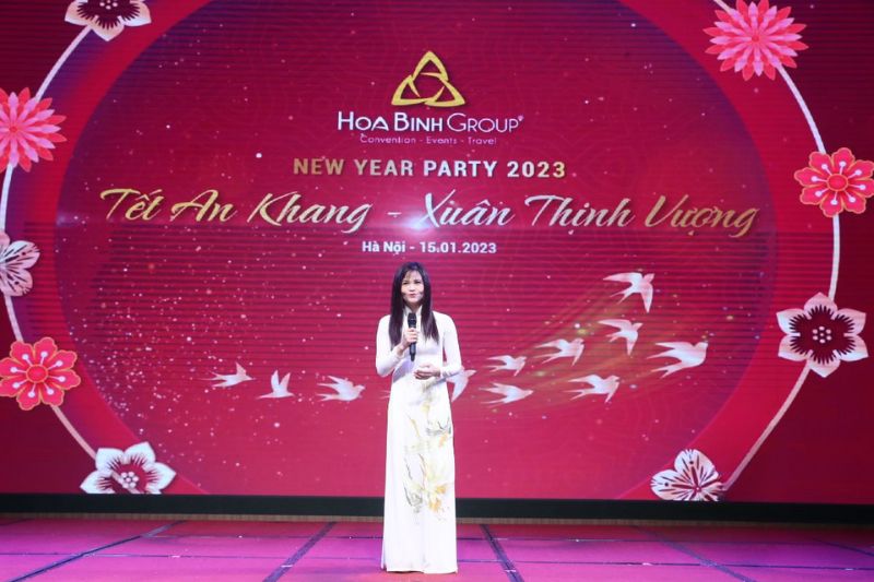 Business director Pham Hoang Lan delivered a speech at the event