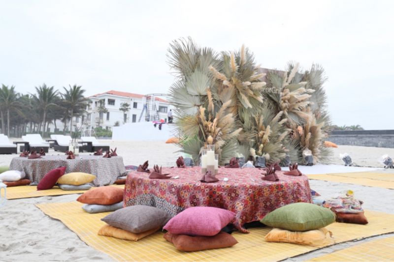 Beach marriage ceremonies are a trend among young couples